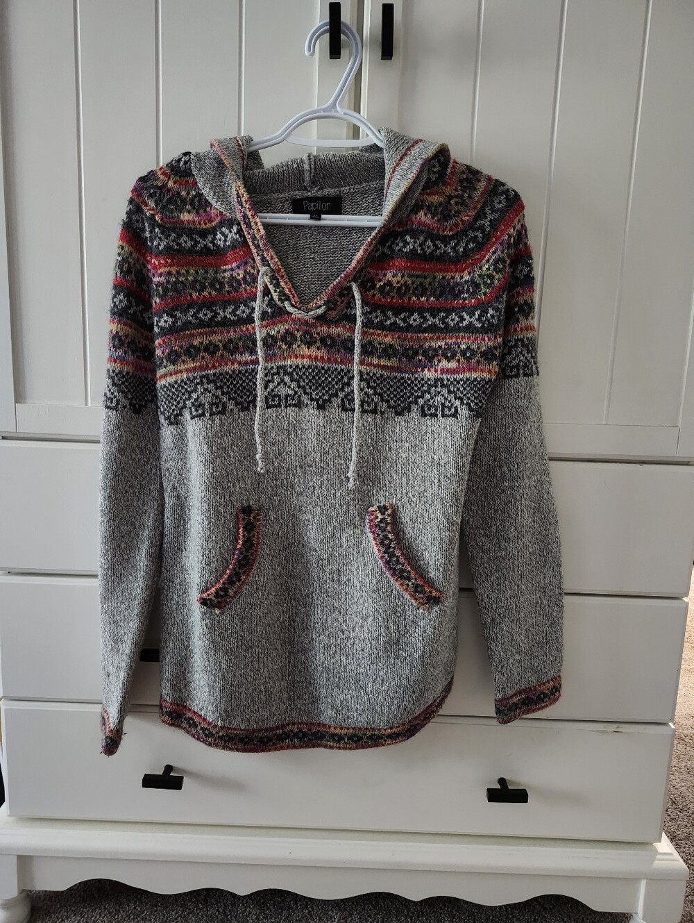 Papillon Blanc Gray V-Neck Hooded Sweater with Multicolor Fair Isle Trim Sz M